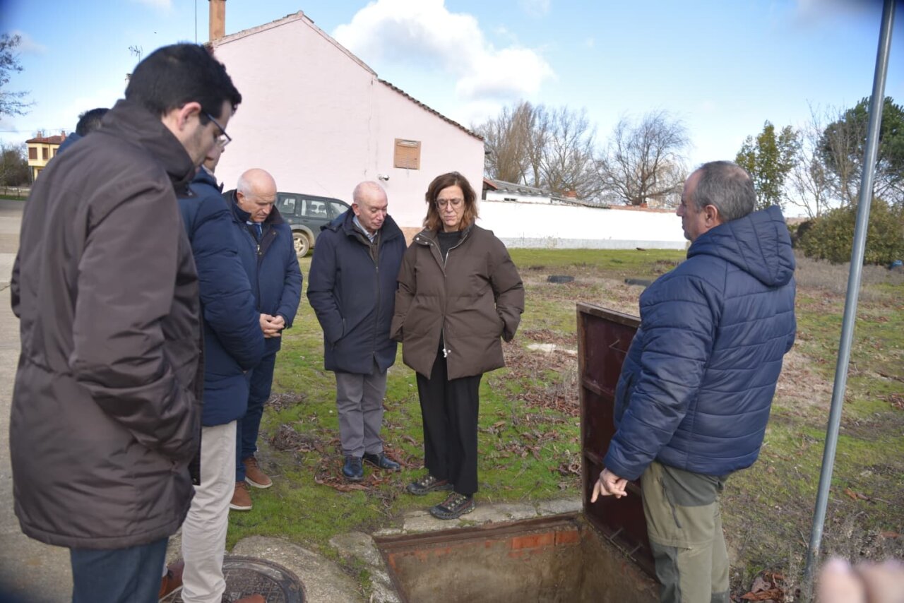 Visita institucional a las obras de mejora en Torre de los Molinos