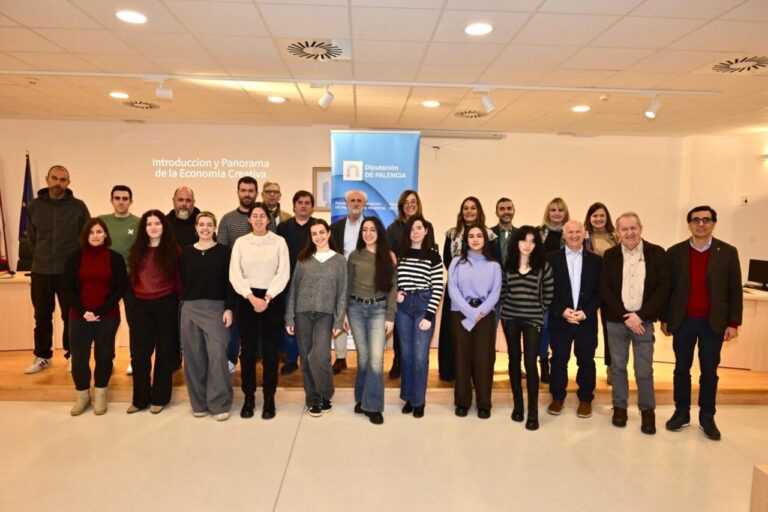 Grupo de alumnos en la formación del proyecto España Latente en Guardo