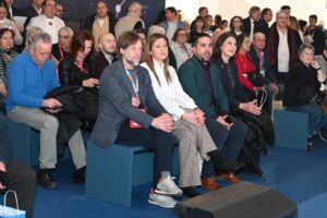 Asistentes en el stand del Ayuntamiento de Palencia en Fitur 2026
