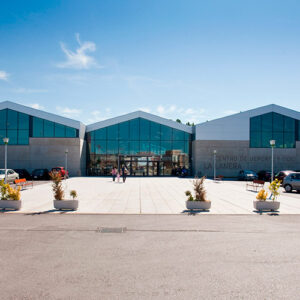 Entrada del centro de deporte y ocio La Lanera en Palencia