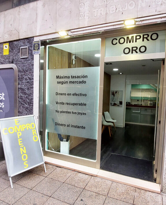 Fachada del negocio Compro Oro Panaderas en Palencia