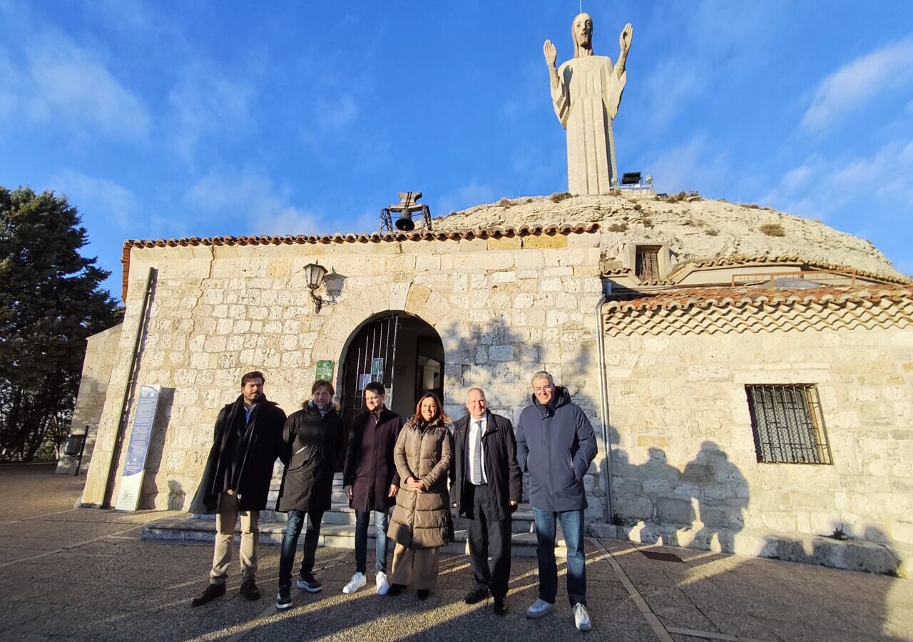 Visita del ministro de Industria y Turismo al Cristo del Otero en Palencia