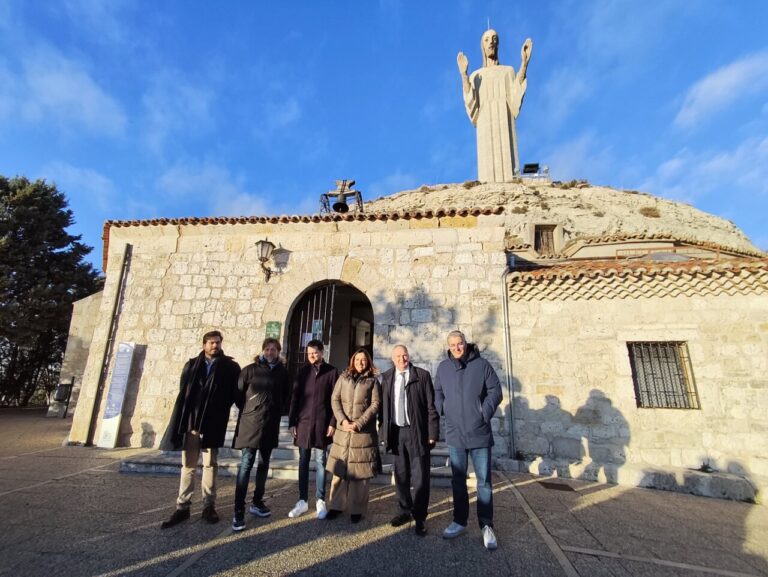 Visita del ministro de Industria y Turismo al Cristo del Otero en Palencia