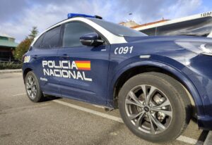 Vehículo de la Policía Nacional estacionado en Palencia