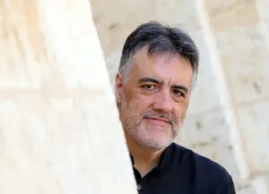 Diego Fernández Magdaleno en la lectura-concierto en Palencia