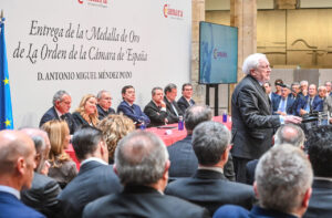 Ceremonia de entrega de la Medalla de Oro de la Cámara de España