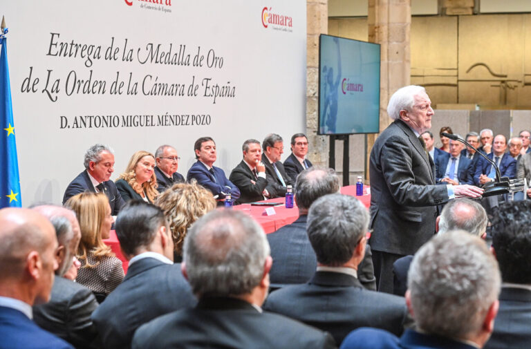 Ceremonia de entrega de la Medalla de Oro de la Cámara de España