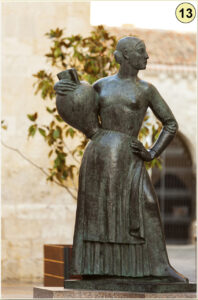 Escultura Campesino Ibérico de Luis Alonso en Palencia.