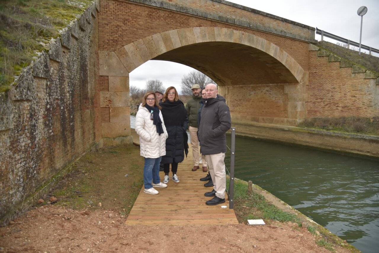 Inauguración del albergue-cafetería en Sahagún El Viejo, Paredes de Nava.