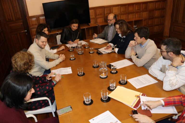 Reunión de la Junta de Gobierno Local en Palencia con varios concejales