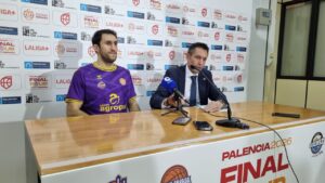 Entrenador Natxo Lezkano en rueda de prensa tras partido de Copa España.