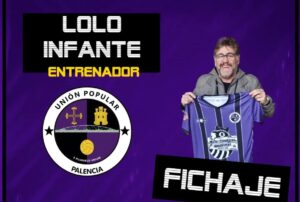 Lolo Infante mostrando la camiseta del Unión Popular Palencia como nuevo entrenador
