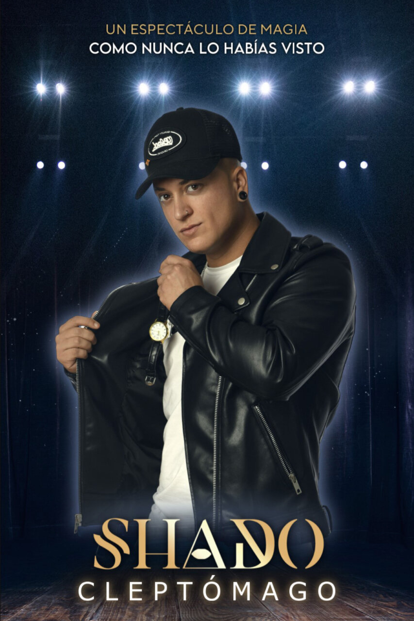 El mago Shado en su espectáculo de magia Cleptómago