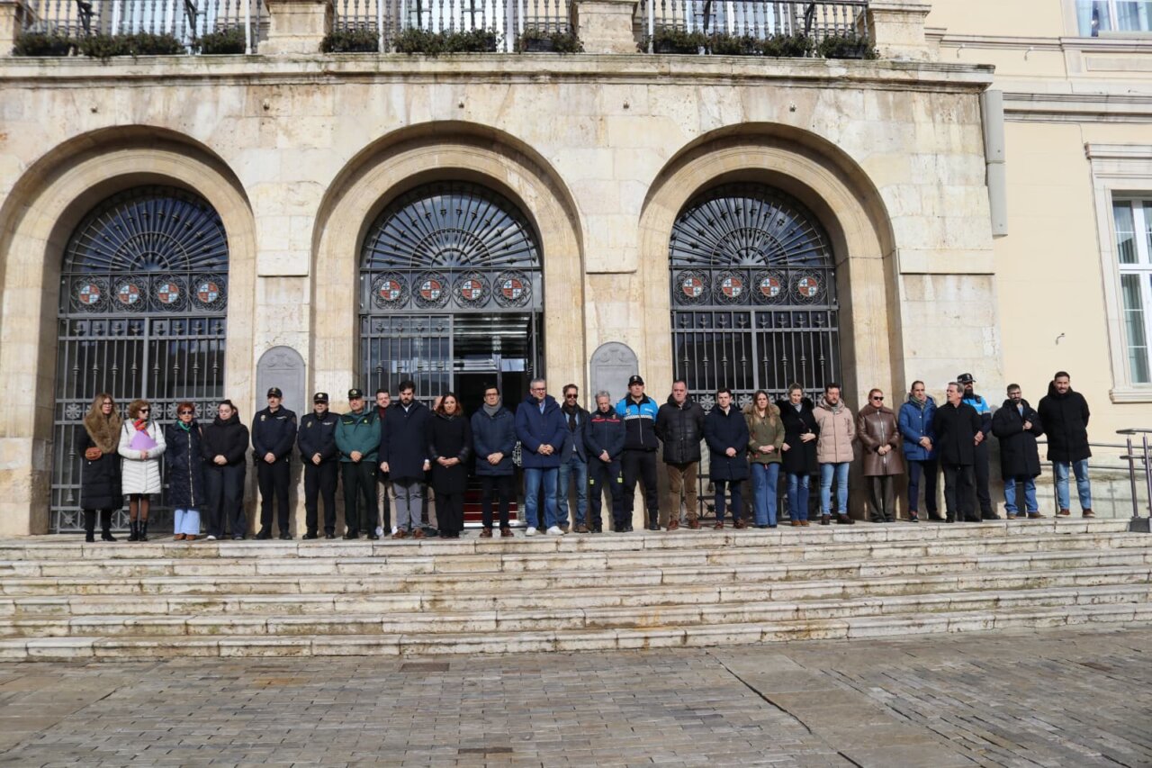 Minuto de silencio en Palencia por víctimas de accidente ferroviario