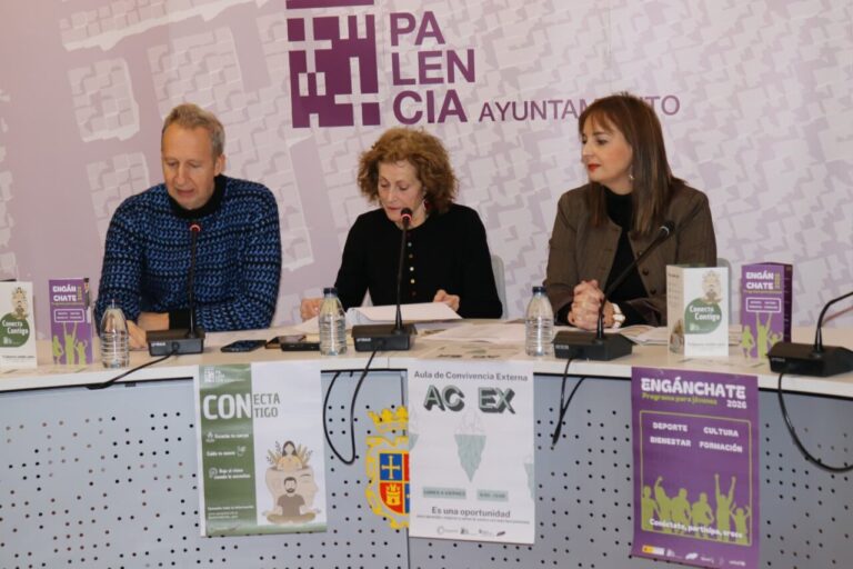 Reunión sobre programas educativos para juventud en Palencia