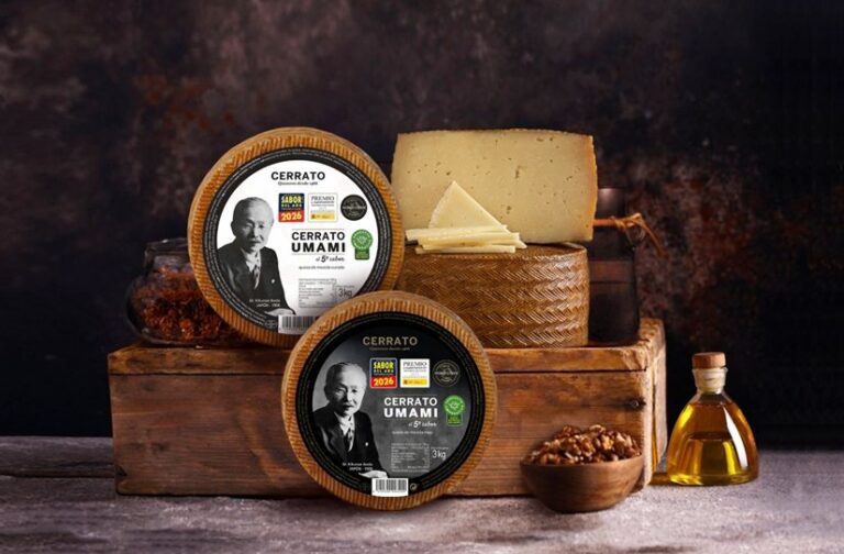 Queso Cerrato Umami con su packaging y otros quesos en una mesa