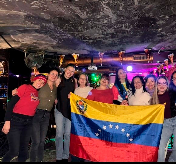 Venezolanos se reúnen en Palencia para celebrar la caída de Maduro