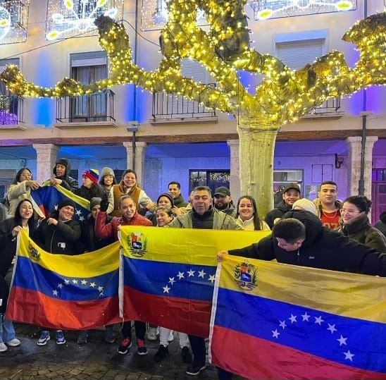 Venezolanos se reúnen en Palencia para celebrar la caída de Maduro