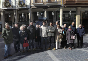 Grupo de personas en un acto político en Palencia