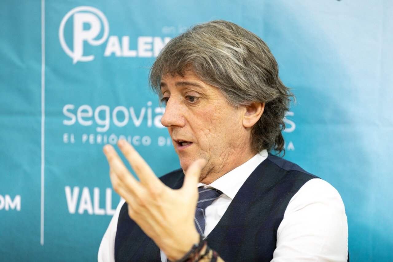 Carlos Martínez del PSOE durante una entrevista en Palencia