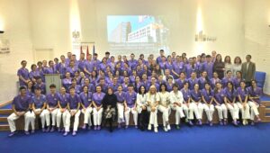 Grupo de estudiantes de enfermería en el Hospital Río Carrión de Palencia