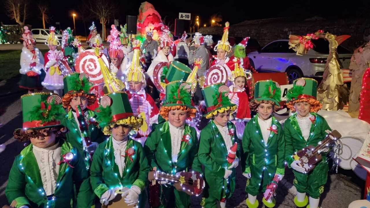 Niños disfrazados en el Carnaval de la Galleta 2026 en Aguilar de Campoo
