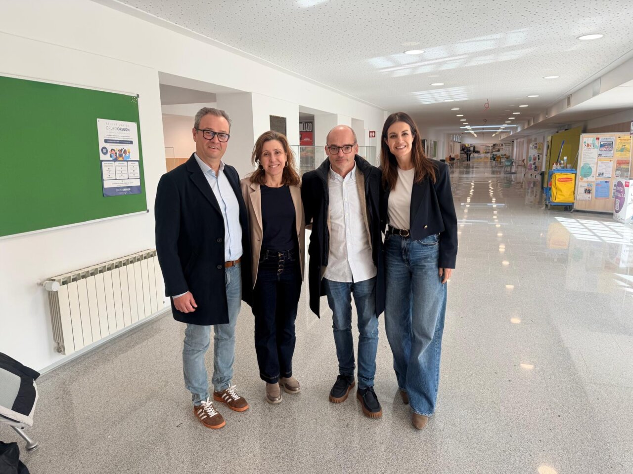 Participantes de la conferencia sobre gestión del estrés en la Facultad de Comercio