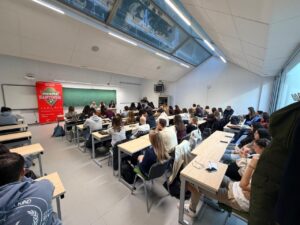 Conferencia sobre gestión de presión en la Facultad de Comercio y Relaciones Laborales