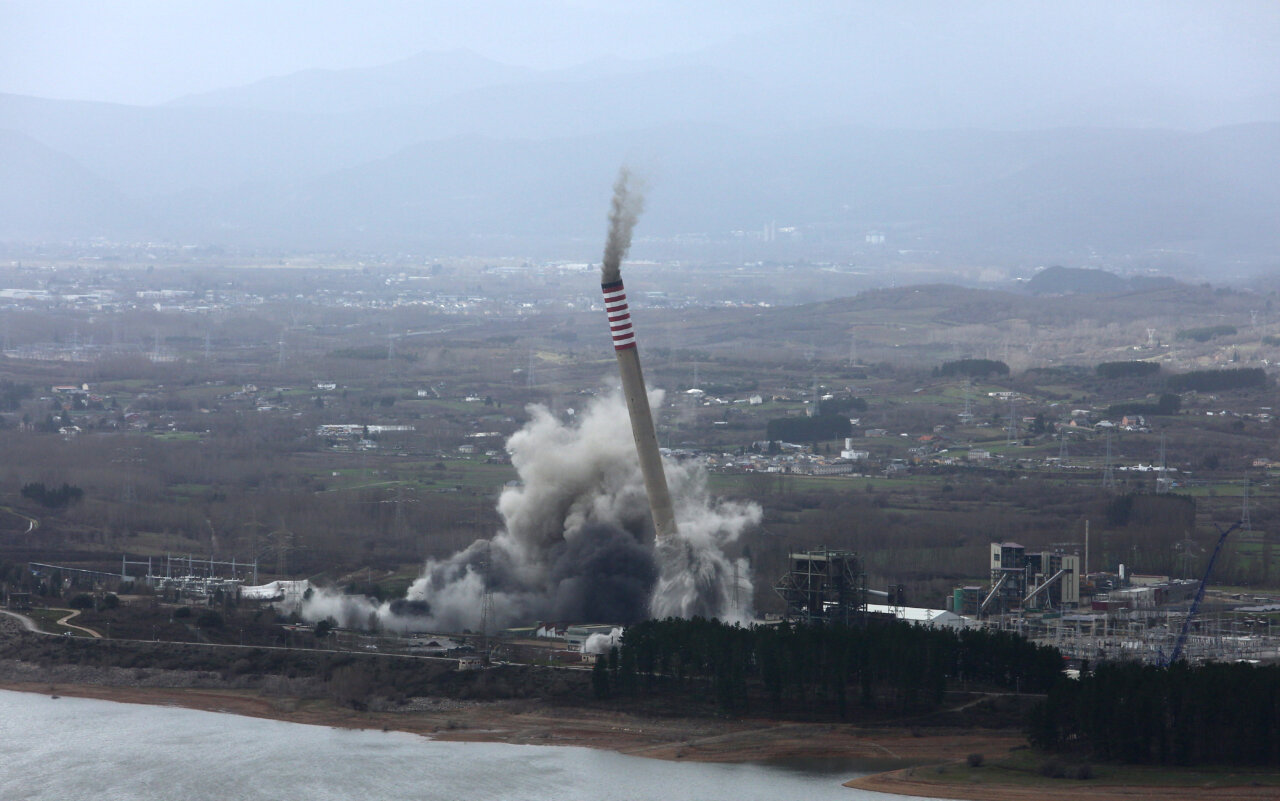 Derribo de las chimeneas de Compostilla en El Bierzo