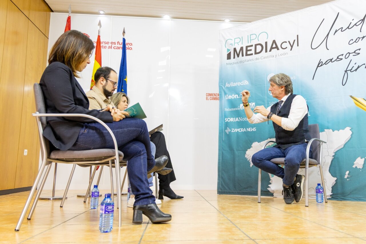 Carlos Martínez del PSOE durante una entrevista en Castilla y León