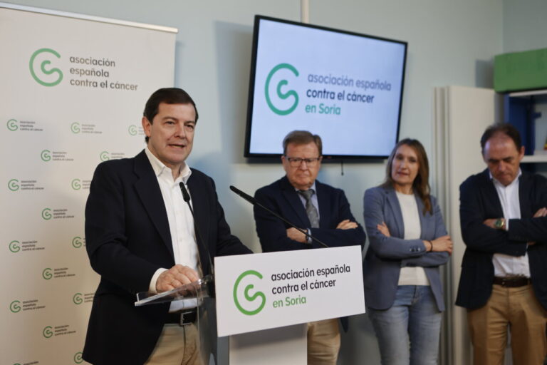 El candidato del PP presenta nueva estrategia oncológica en Soria