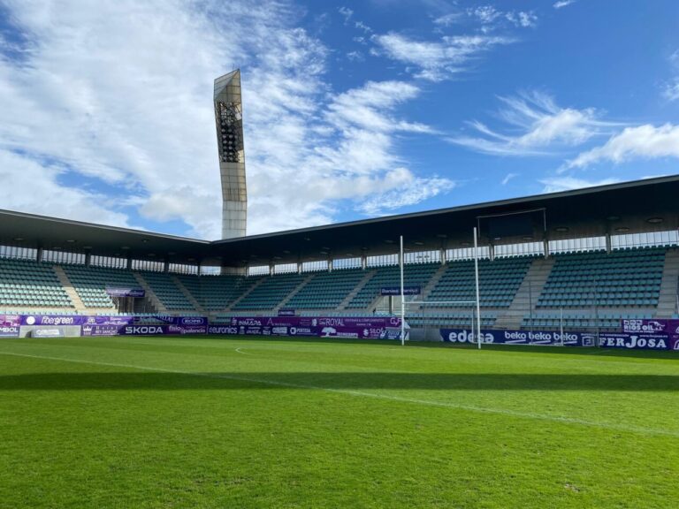 Campo Pepe Rojo en Valladolid preparado para el partido de rugby España-Suiza