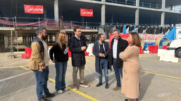 el PSOE de Palencia inicia la campaña en el hospital en construcción, tras el anuncio de la nueva rescisión del contrato