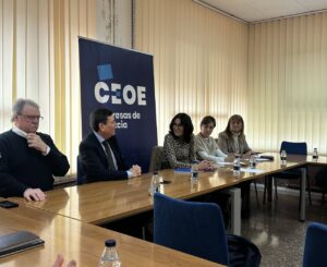 Reunión del PP con la CEOE en Palencia con varios representantes