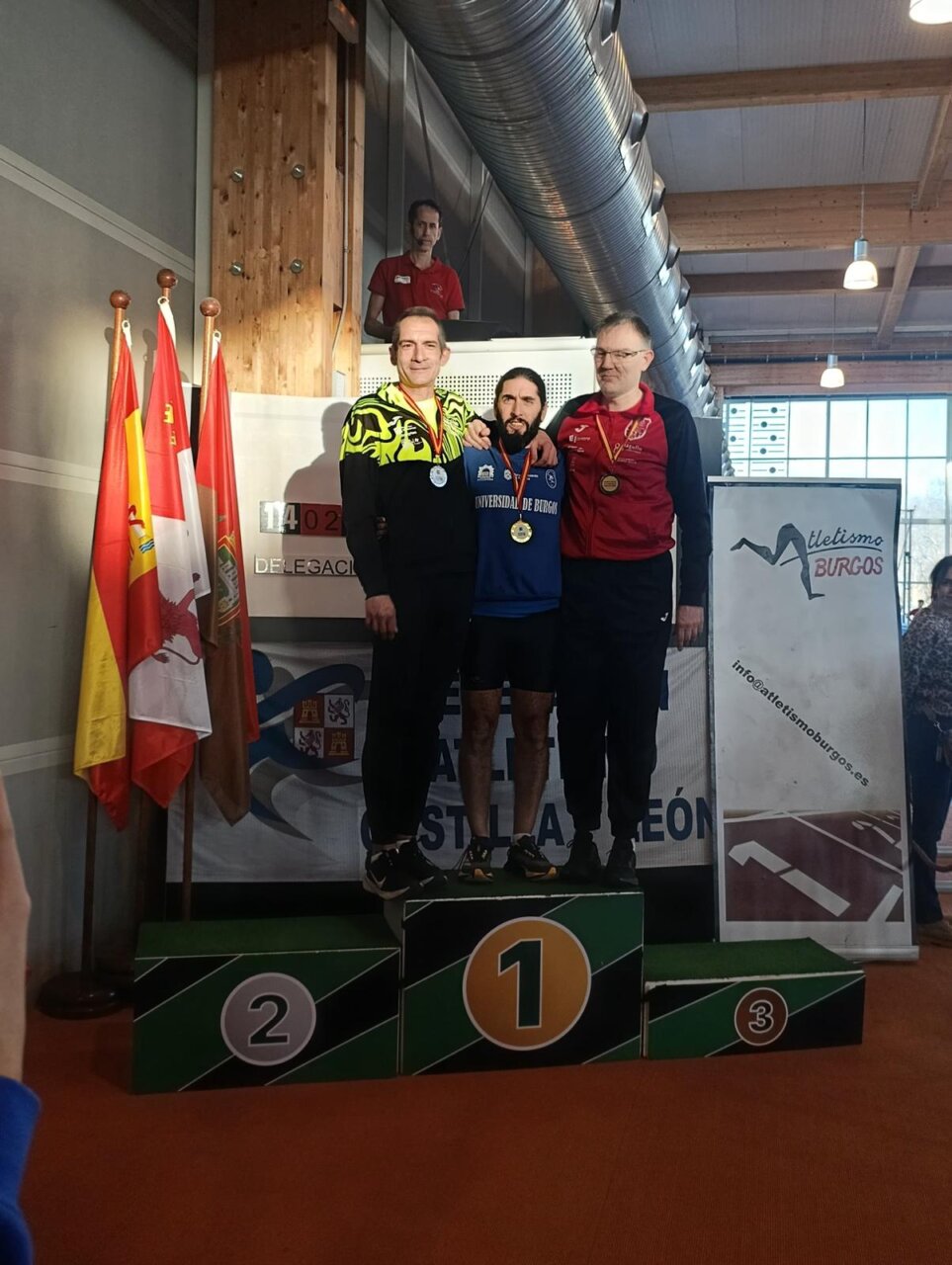 Irene Vega en el podio del Campeonato de España sub-20 de marcha en ruta