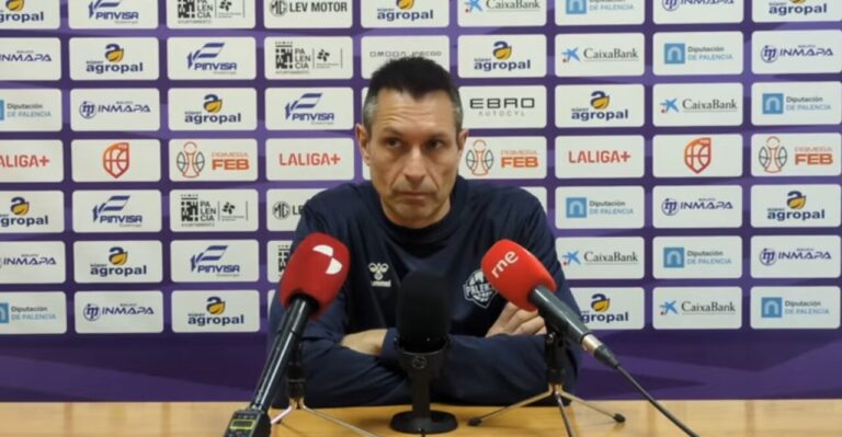 Entrenador Natxo Lezkano en conferencia de prensa sobre nuevos jugadores