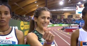 Marta García sonríe mientras compite en el Mitin de Madrid.