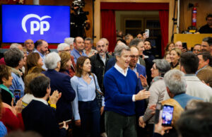 Alberto Núñez Feijóo en un mitin del Partido Popular con simpatizantes