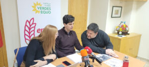 Juan Gascón y otros miembros de la coalición durante la presentación del programa electoral.