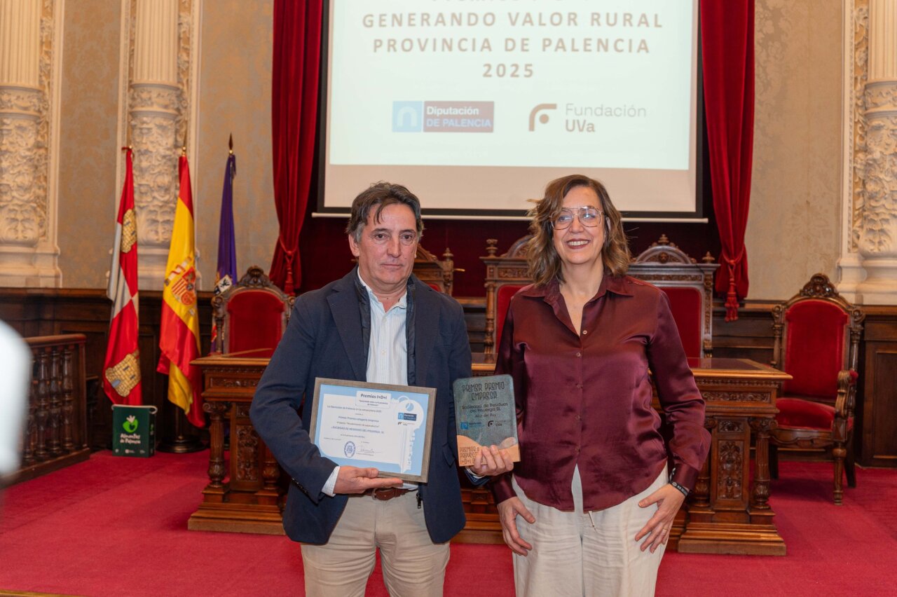 Entrega del primer premio a la Sociedad de Residuos del Pisuerga en Palencia