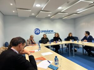 Reunión del PP con representantes de la empresa familiar en Castilla y León