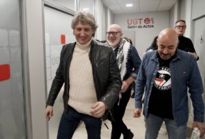 Reunión del sindicato UGT en el salón de actos con varios asistentes