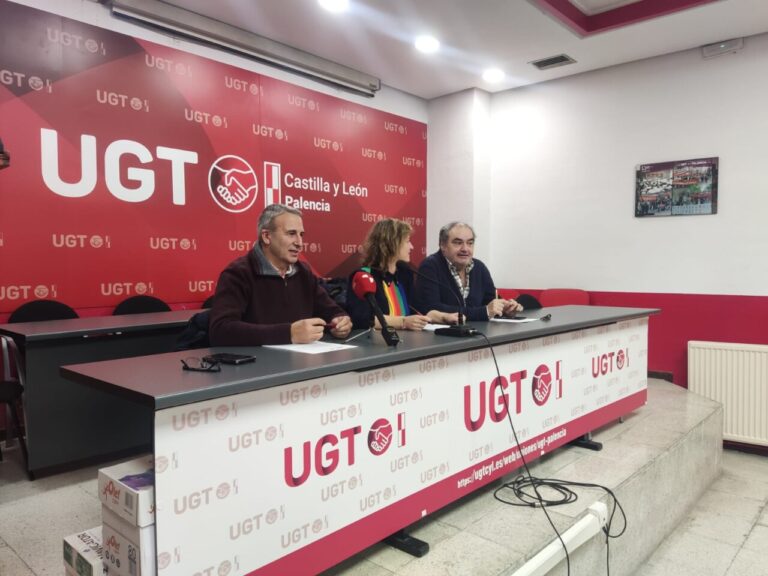 Rueda de prensa de UGT sobre falta de personal en educación en Palencia