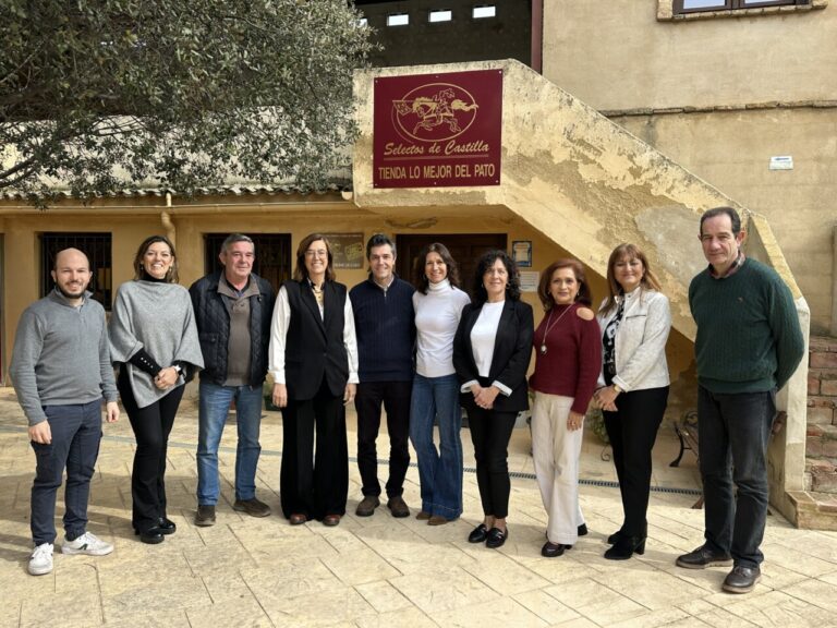 Grupo de personas durante la visita a Selectos de Castilla en Palencia