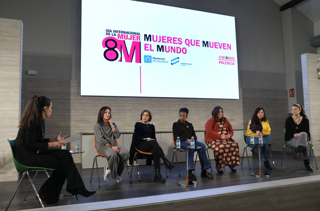 Mesa redonda sobre igualdad en el deporte femenino en Palencia