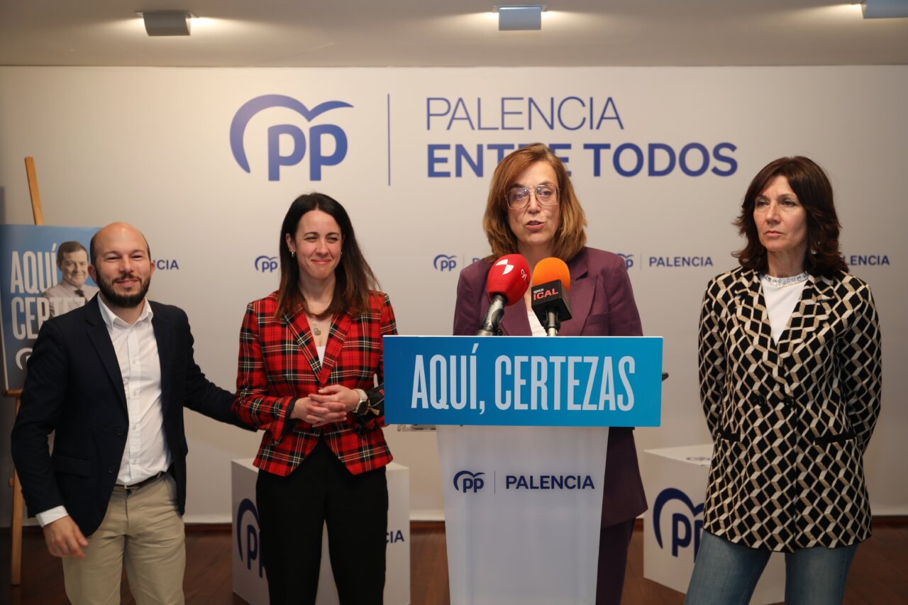 Miembros del Partido Popular de Palencia en una rueda de prensa