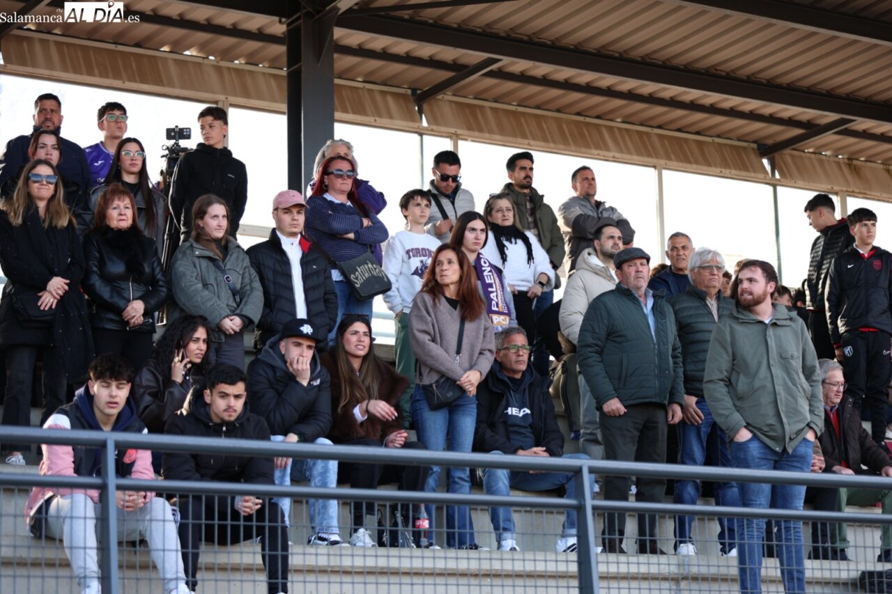 Aficionados del Cristo Atlético en un partido de fútbol