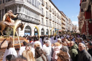 Procesión de La Borriquilla en Palencia con multitud de asistentes