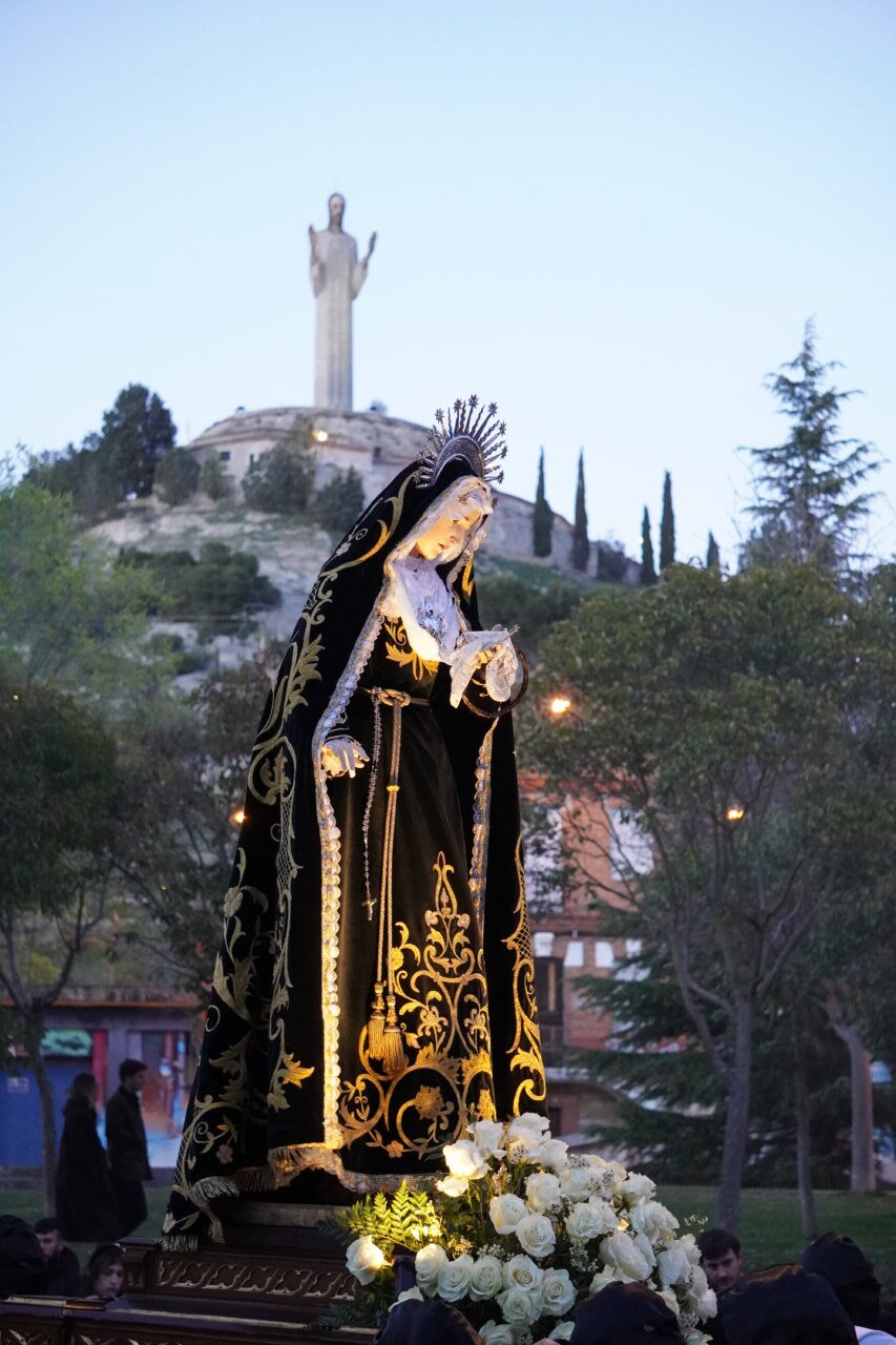 Virgen del Dolor en la procesión del Rosario en Palencia