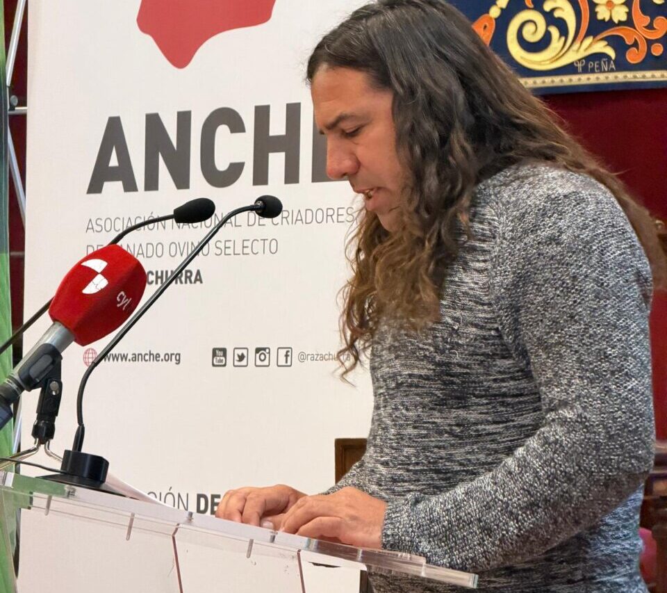 Luis Martín durante la presentación de la Feria Churra 2026 en Palencia